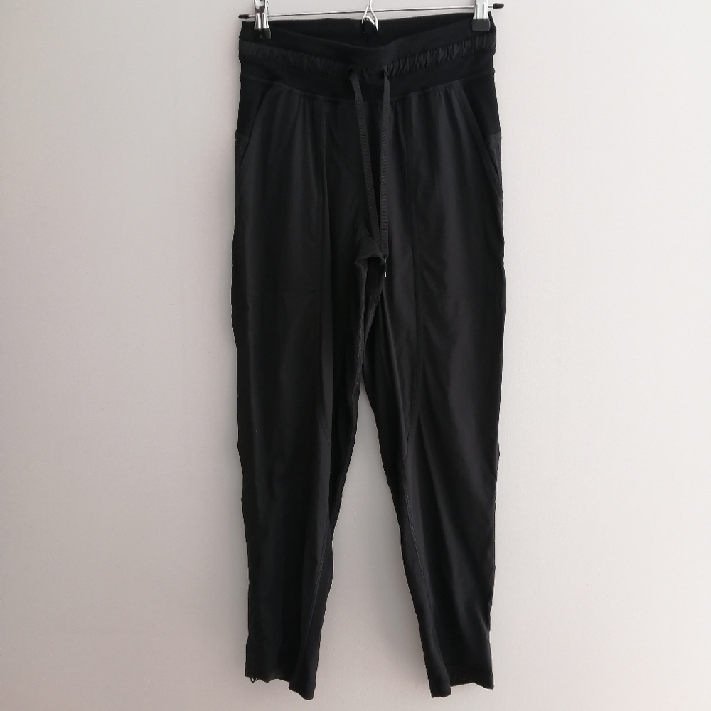 Lululemon Black Dance Studio Crop Pants 25 Inch Cinchable Hems Size 2
